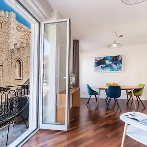 castalia-apartments-duomo-taormina.sicilyhotelsitaly.net/
